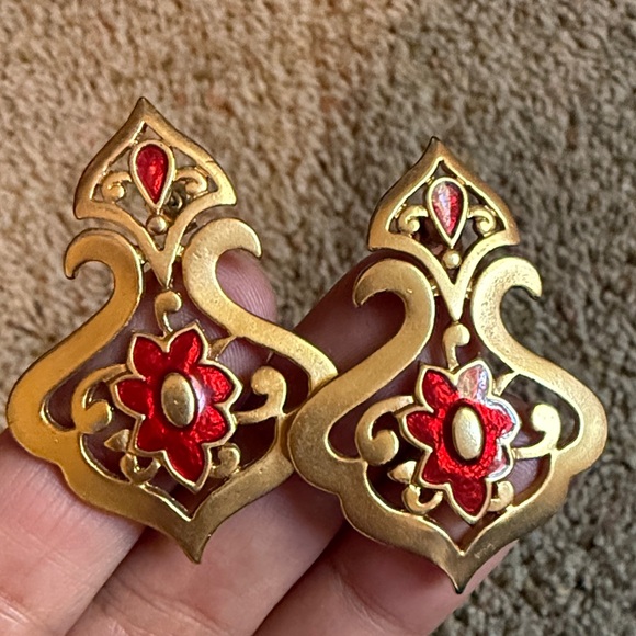 Jewelry - Elegant Gold and Red Floral Earrings